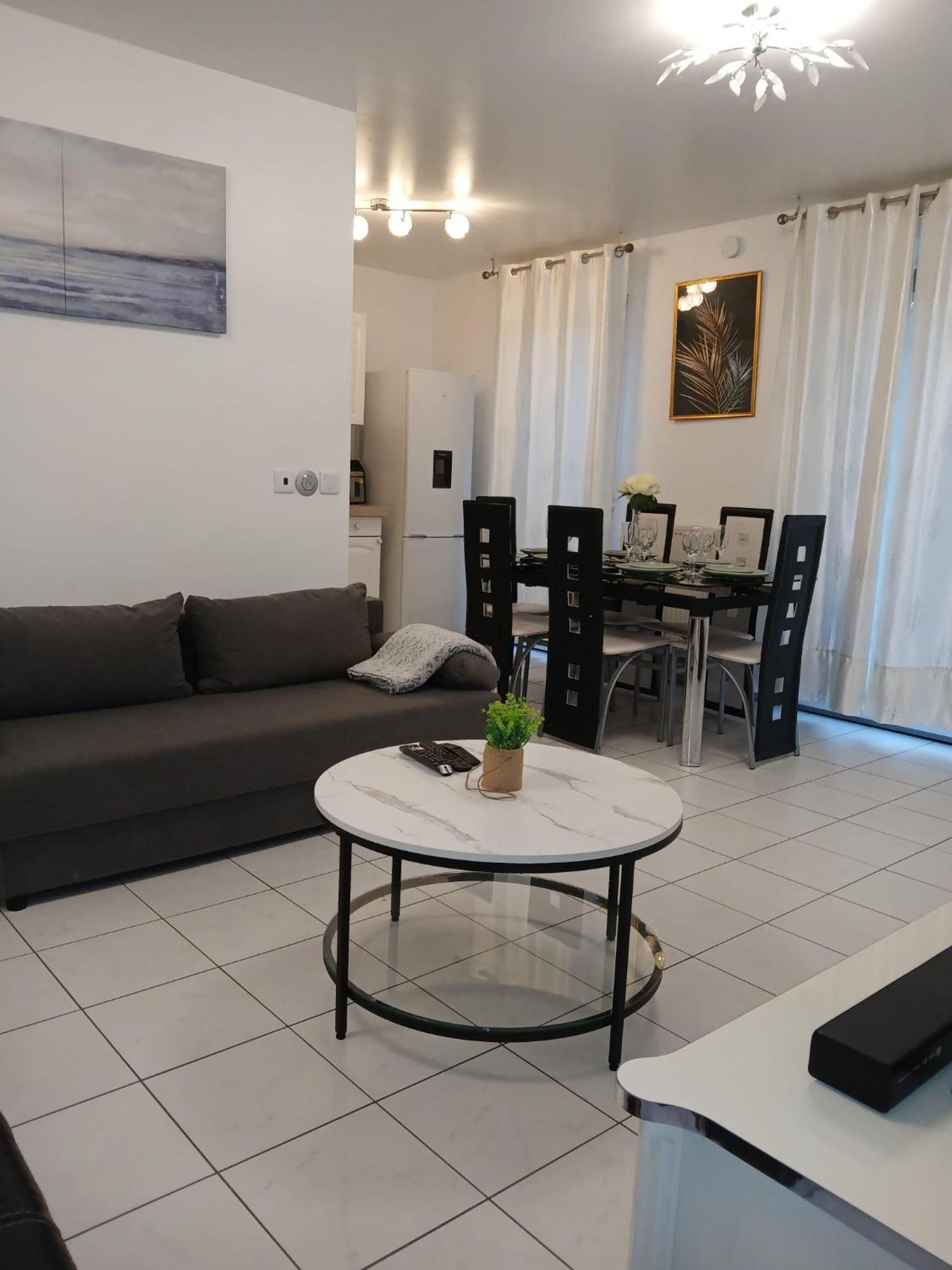 Apart-Chic-Les-Ulis With Balcon, Terrasse And Parking Les Ulis Luaran gambar